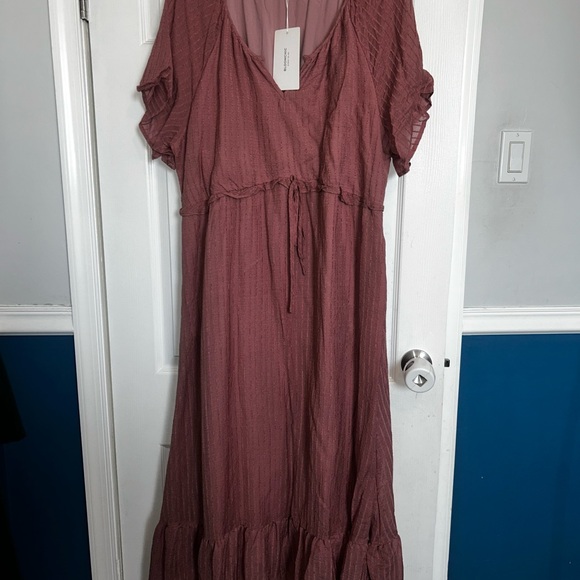 BloomChic Dresses & Skirts - BloomChic Mauve Maxi Dress